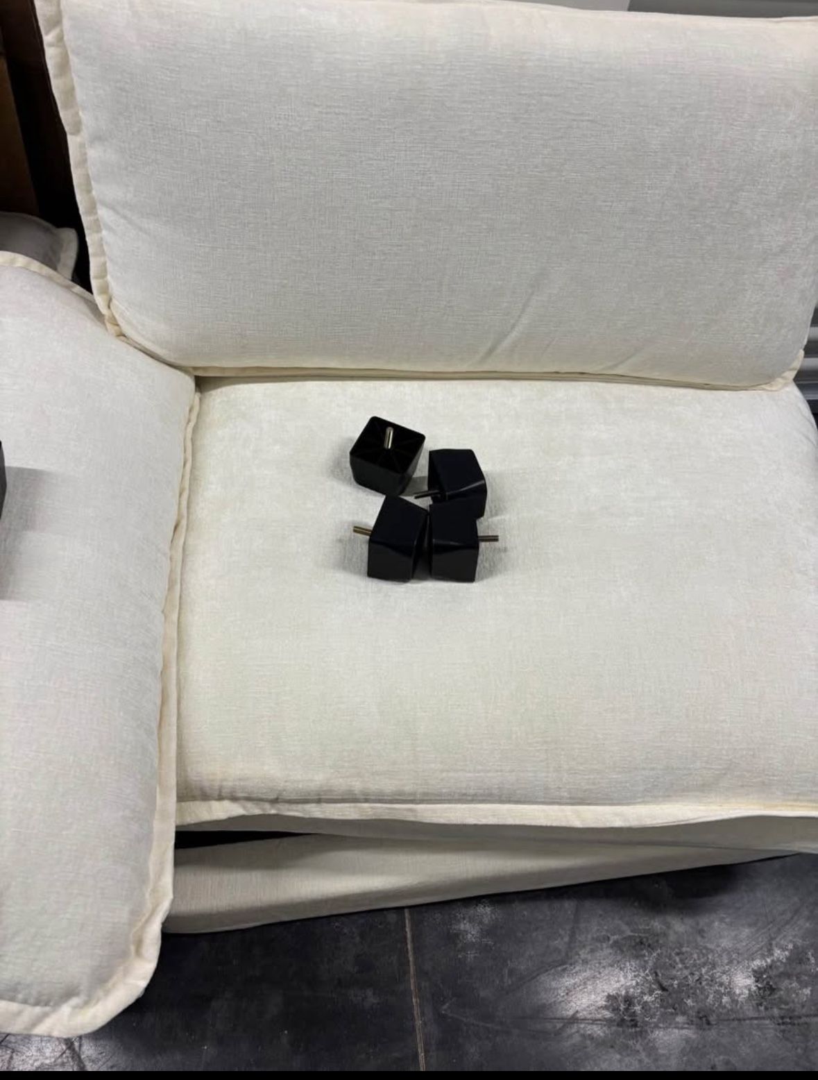 Free Sectional Couch Small 3 Pc Vanilla