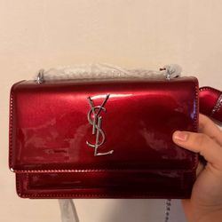 Woman’s Purses 👜+READ DESCRIPTION