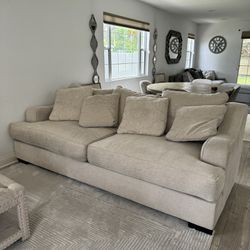 Spartan Couch 