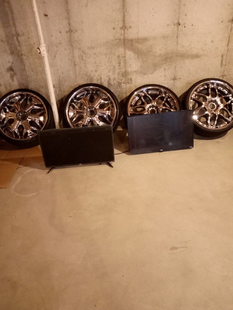 I Got Two 32" Smart TVs And Two Sets Of 22" Rims