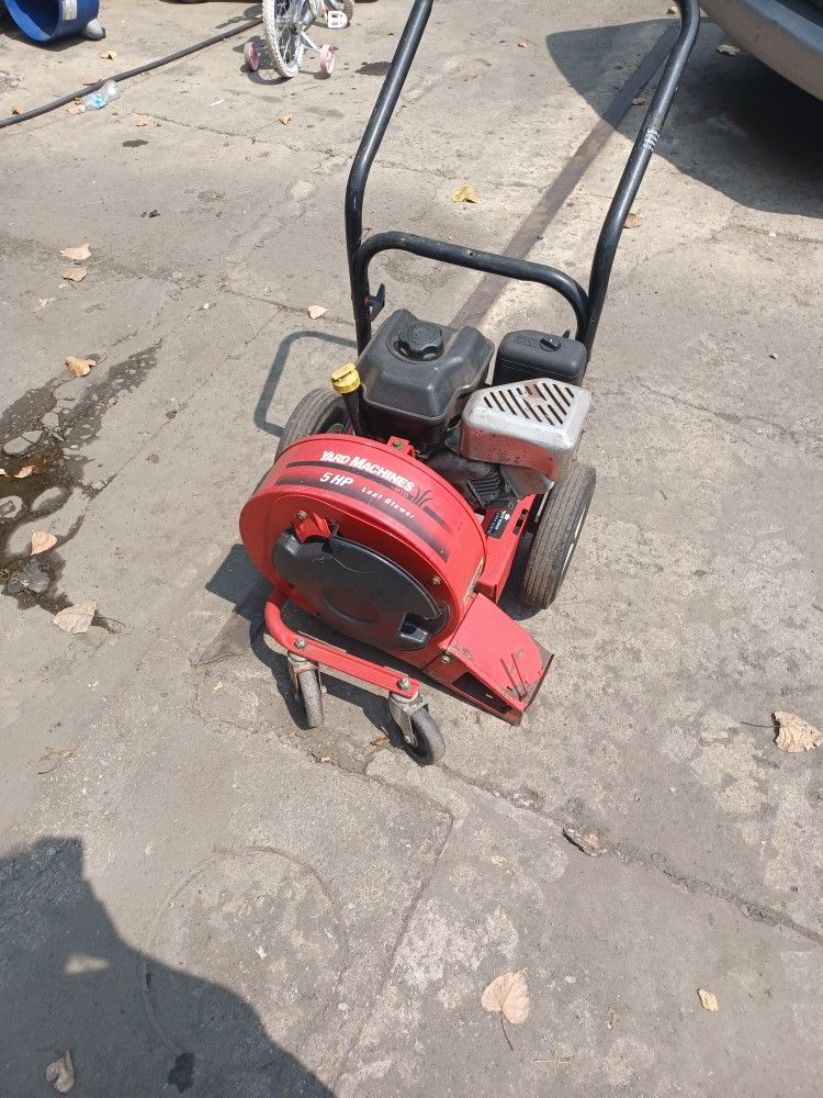 Yard Machines Leaf Blower