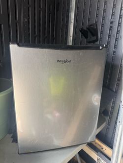 Whirlpool Mini Refrigerator, 1.6 Cubic Feet, Lightly Used.