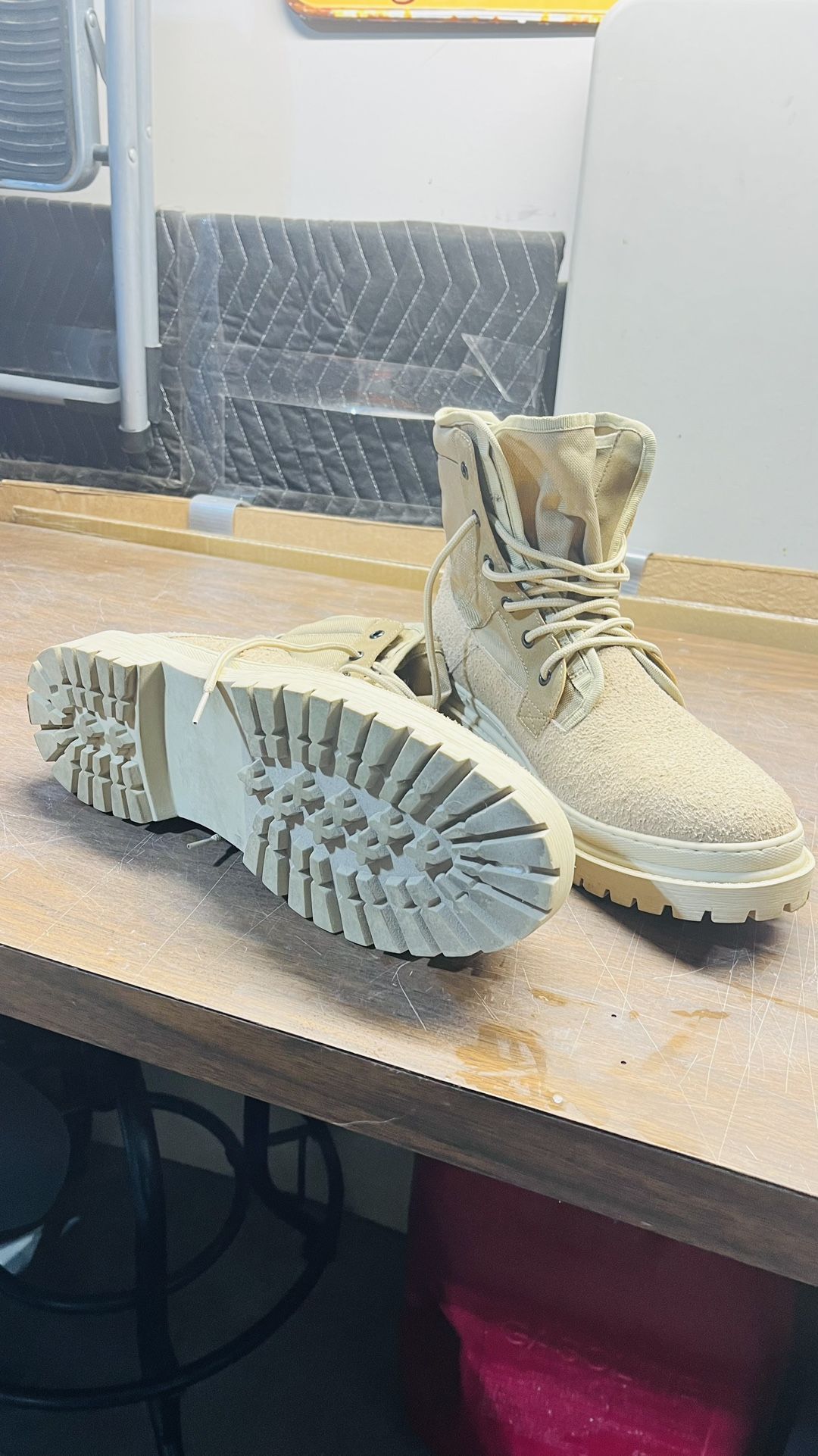 Men Military style boots