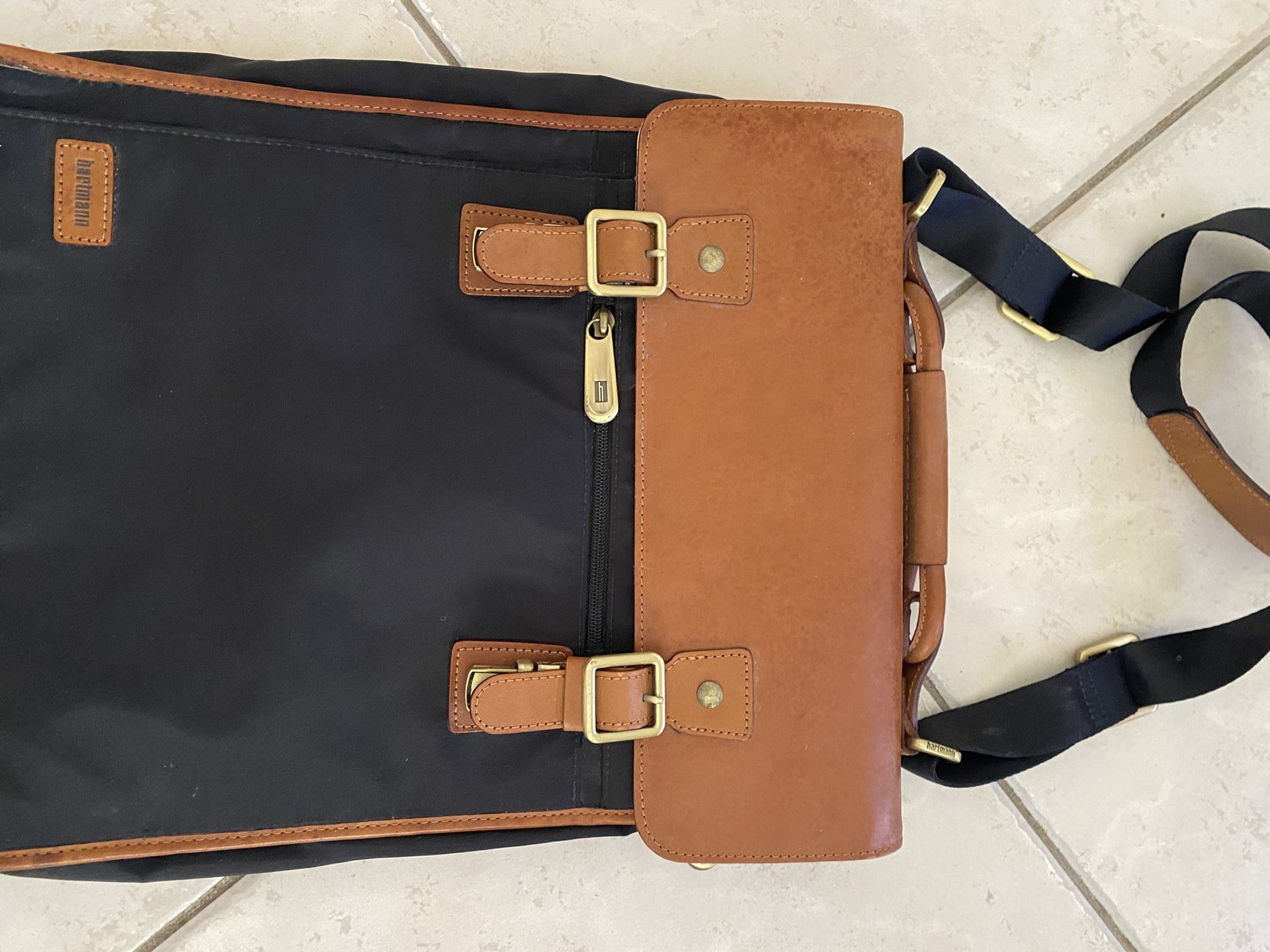 Hartman Messenger Bag