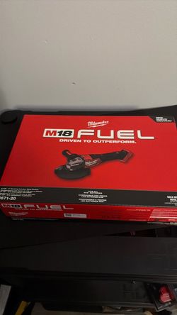 Milwaukee M18 FUEL 4-1/2"-6" Braking Grinder
