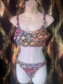NWT Xhiliration - Rainbow Snakeskin Knotted Bikini Top