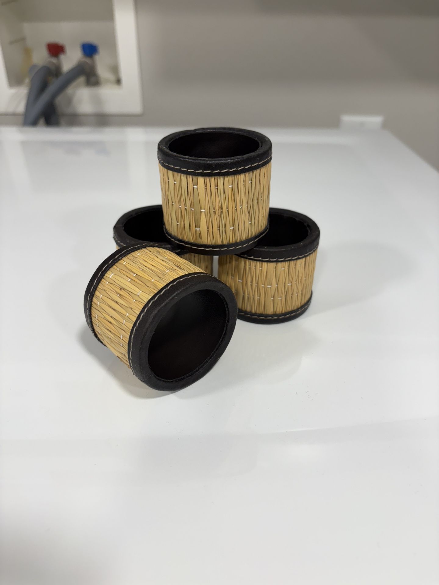 Pier 1 Imports Set of 4 Napkin Rings Straw & Stitched Brown Leather