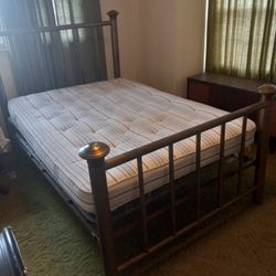 Vintage Bed 