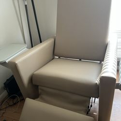 chair recliner with wheels