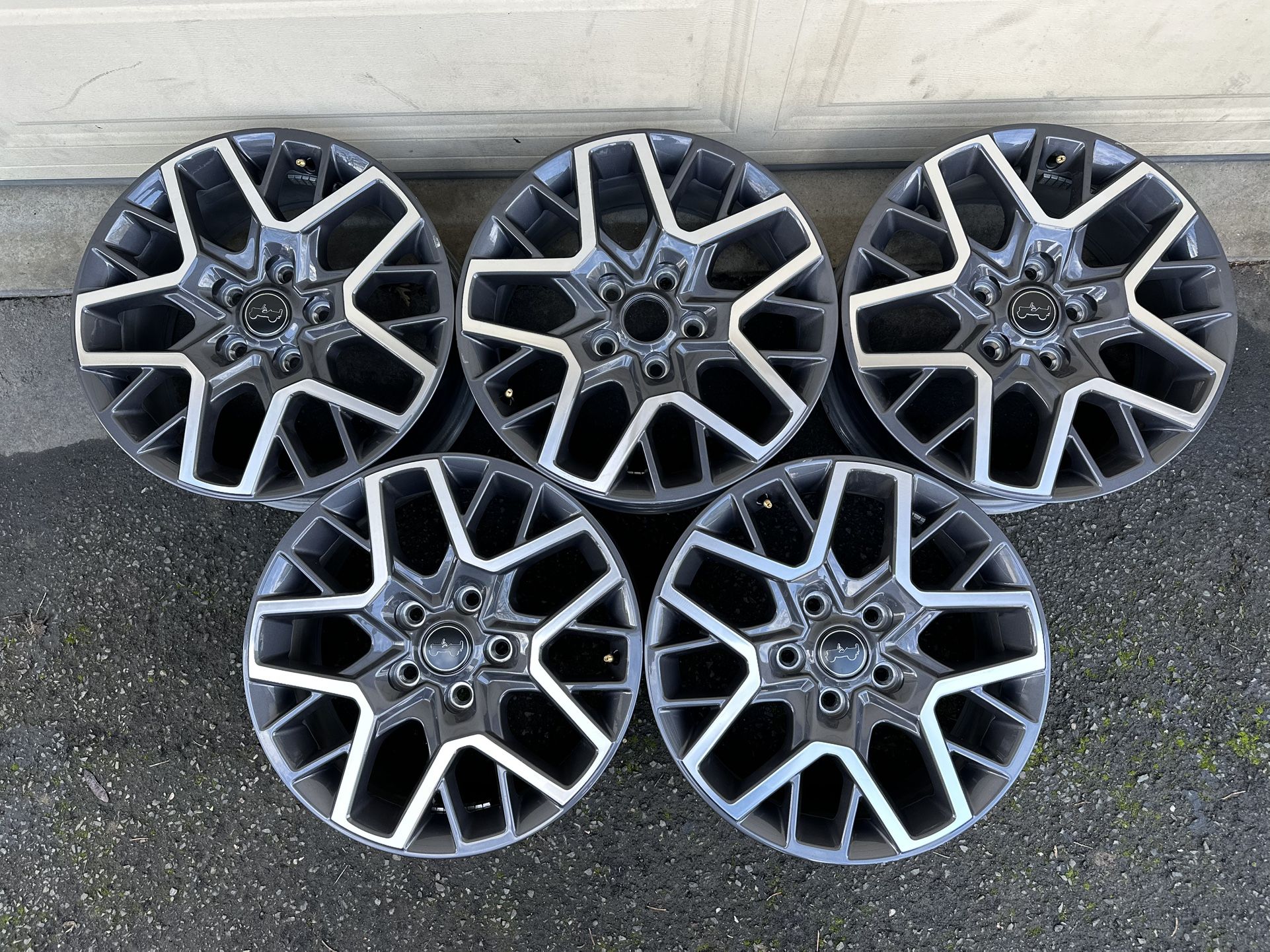 2024 Jeep Wrangler OEM 18” 5 Rims Wheels Gladiator Rubicon JL JK