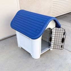 (Brand New) $50 Small Dog House w/ Door, Waterproof Plastic Indoor Outdoor Shelter Cage Kennel 23x30x26 inches 