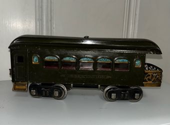 Pre-war Lionel Standard Gauge passenger cars