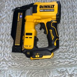 Dewalt BRUSHLESS 23GA PIN NAILER #DCN623 