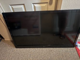 LG 47-Inch LED Flat Screen TV With Wall Mount