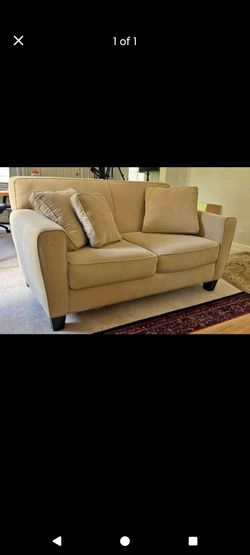 Super Clean Neutral Beige Loveseat + 3 Accent Pillows (Fridley)