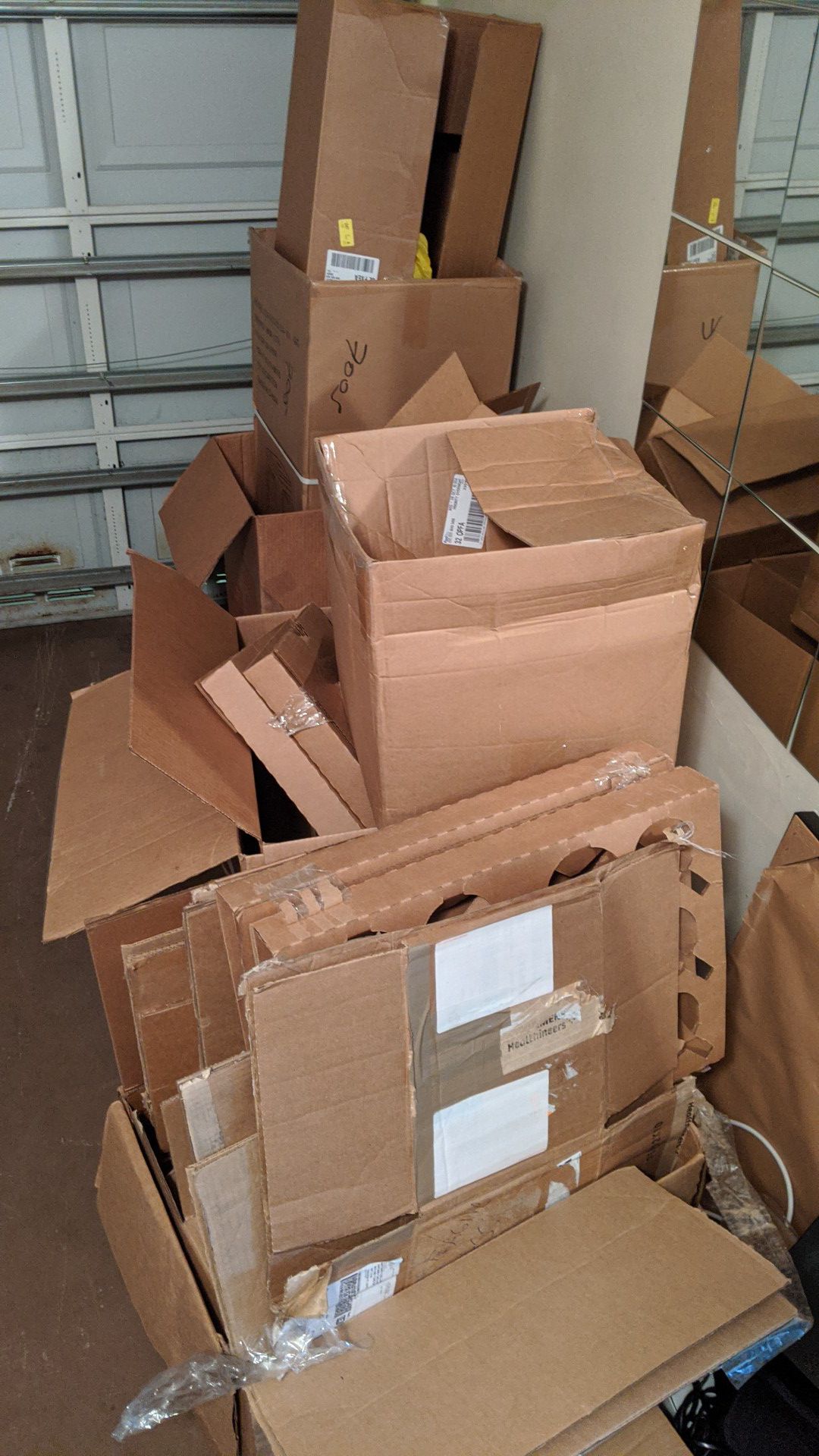 Free moving boxes for pick up