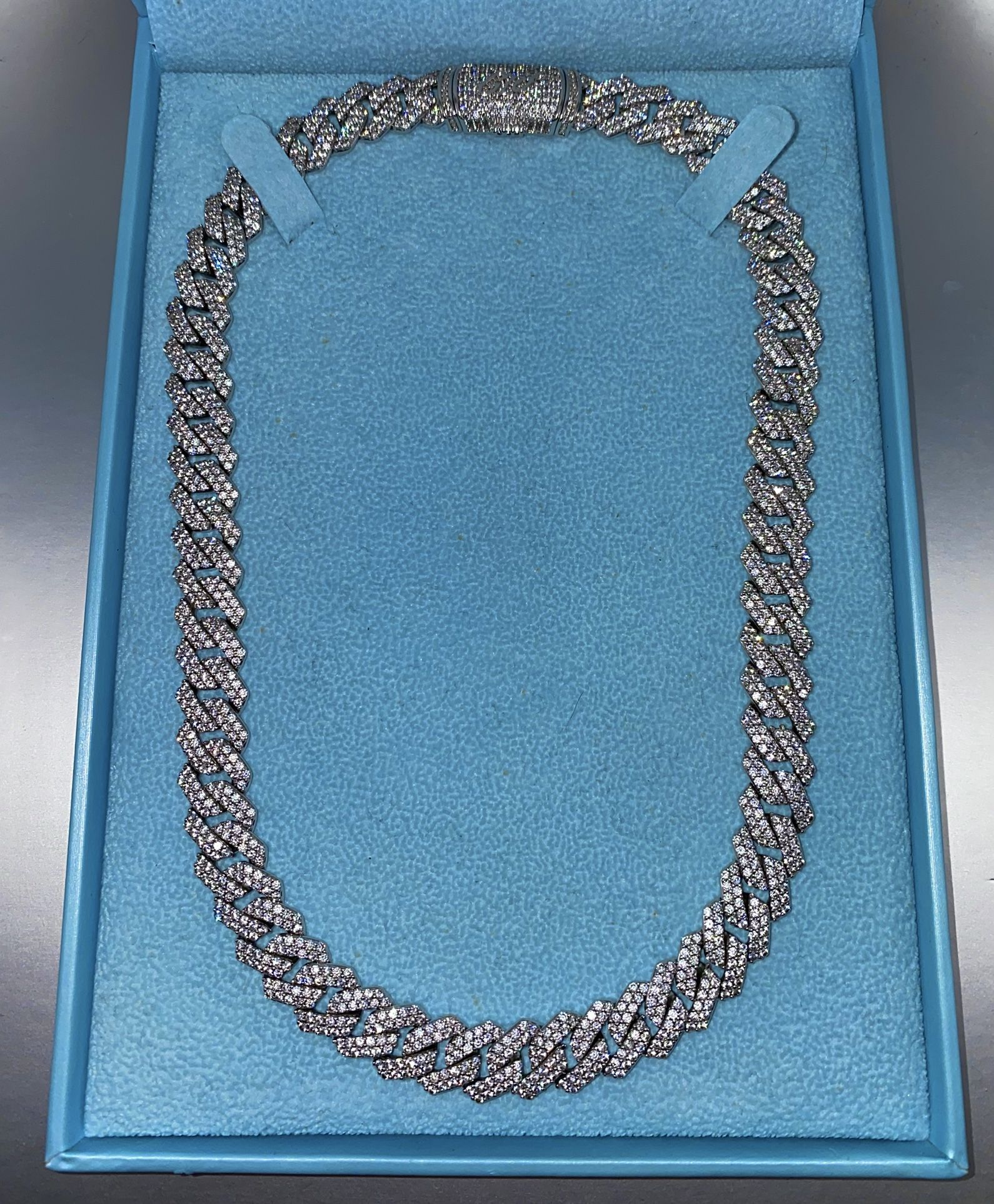 GLD 8.5MM Diamond Prong Cuban Necklace - White Gold