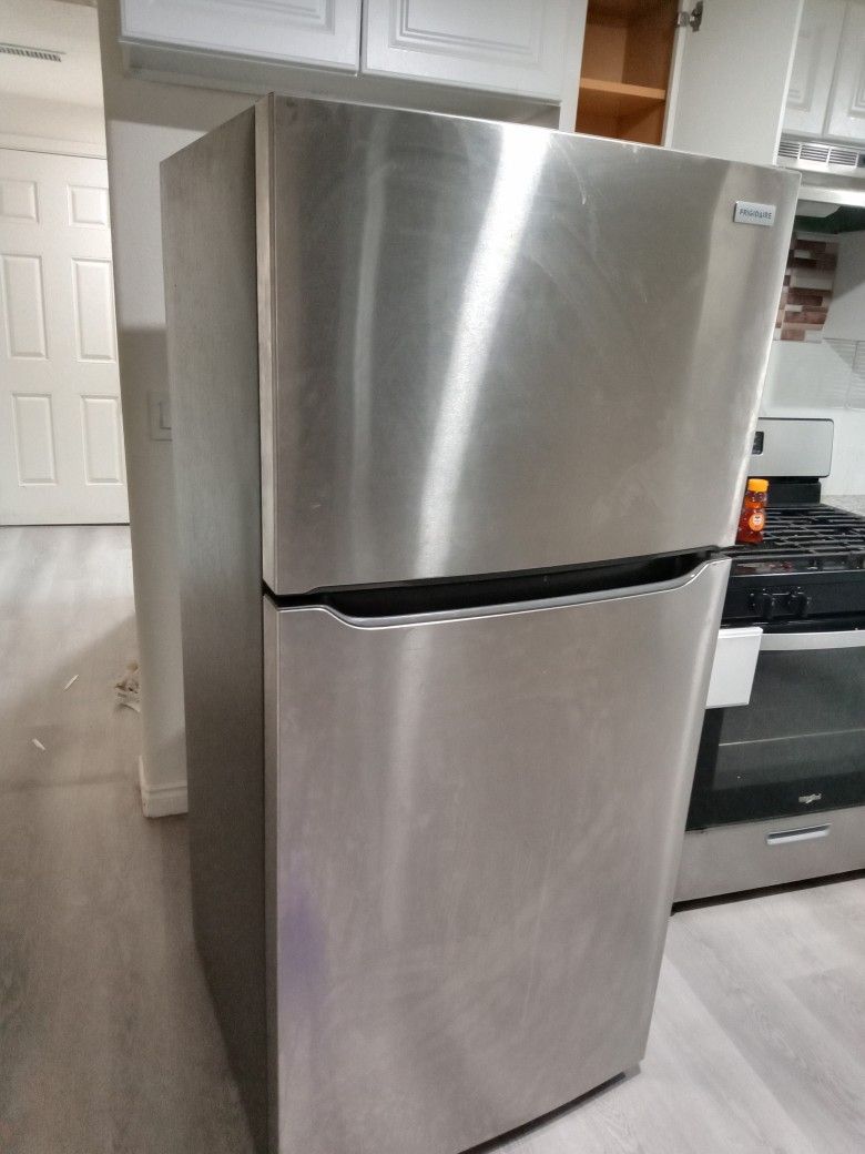 🧊FRIGIDAIRE -refridgerator You