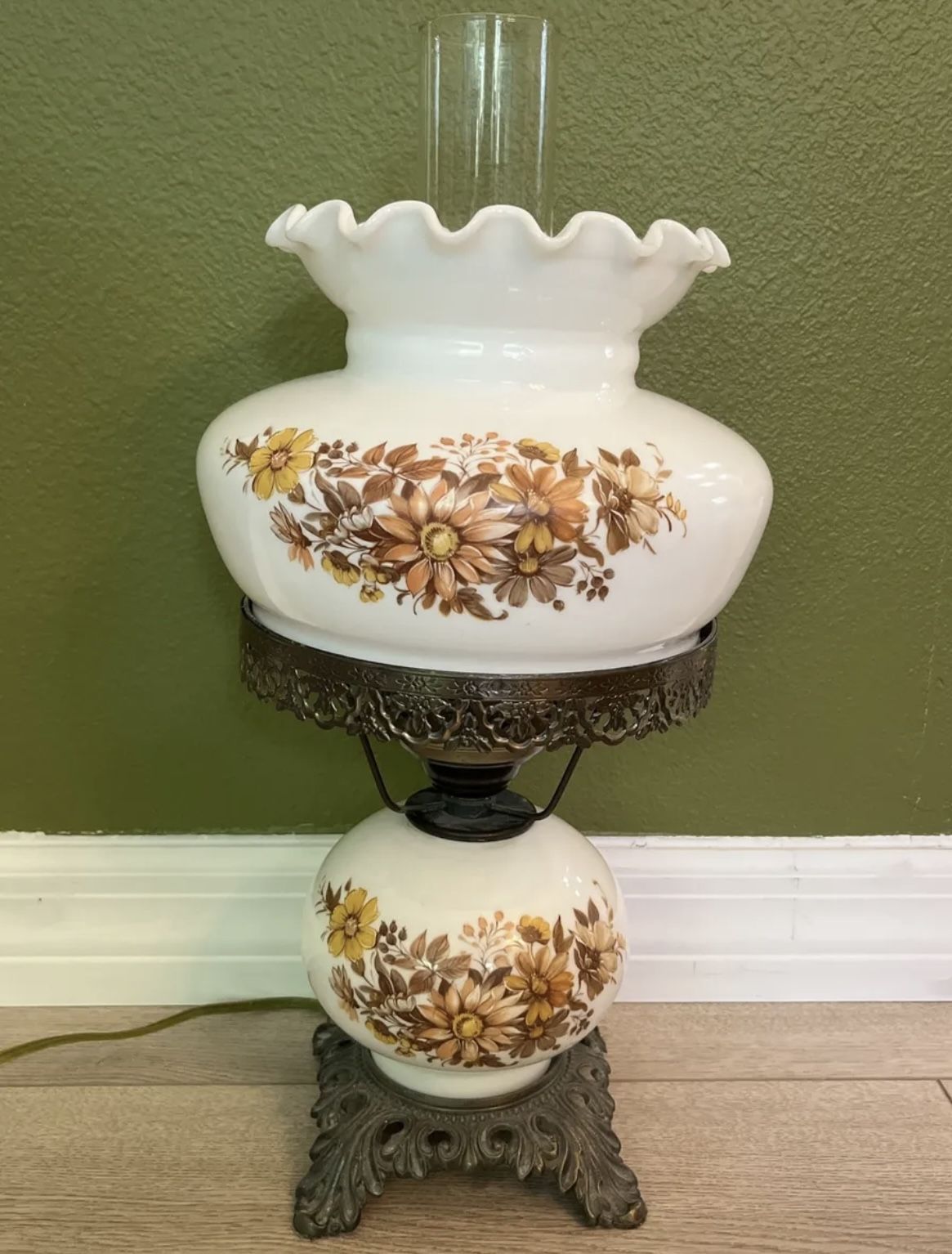 Vtg L&L WMC 1973 3 way Electric hurricane parlor lamp floral glass shade chiffon