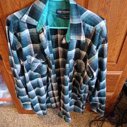  Van Heusen Flannel Like New Size Medium  For  10.00