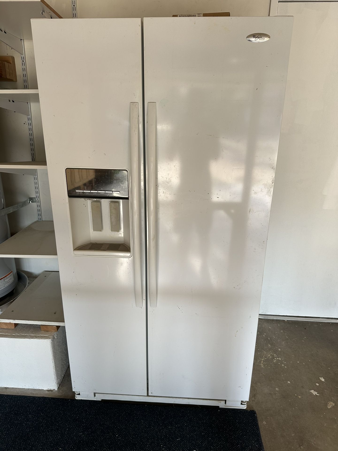 Whirlpool Gold Refrigerator 26 White