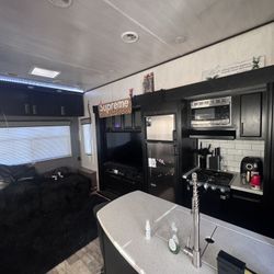 2019 Heartland Milestone Fifth Wheel/ Rv/travel Trailer