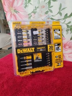 DEWALT MAXFIT Ultra 30-Piece Screwdriving Bit Set