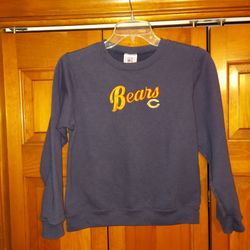 WOMENS SMALL CHICAGO BEARS SWEATSHIRT WITH SEWN ON LOGO AND LETTERS
