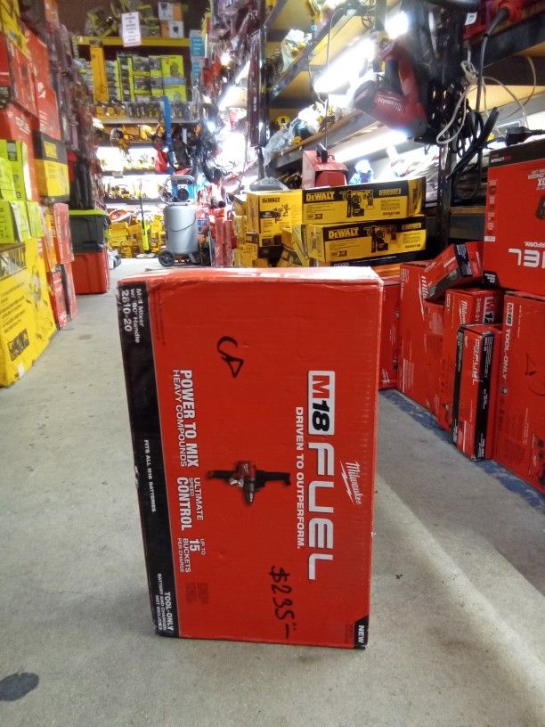 MILWAUKEE M18 CORDLESS MUD MIXER $235