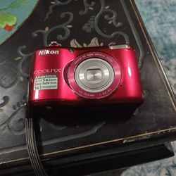 Nikon Cool Pix 16.1MP