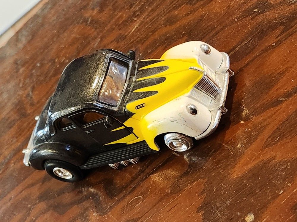 1940 Ford Coupe Toy