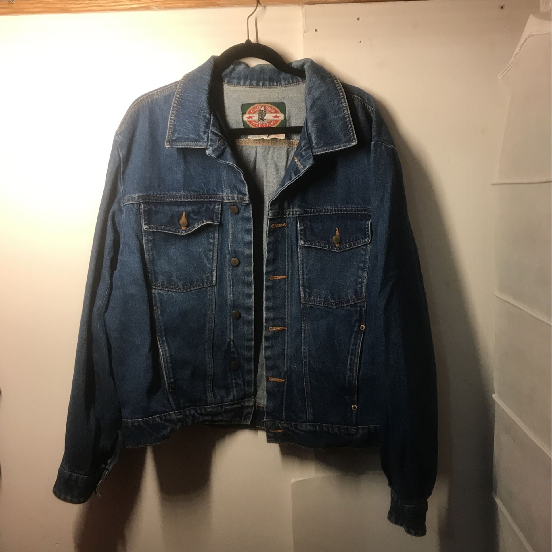 Eagles Ridge outfitters jean jacket size large