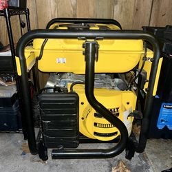 Dewalt Model# DXGNR8000 8000 Watts 420cc Gas Generator