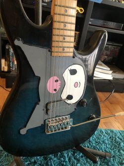 Hello Kitty Kuromi Guitar