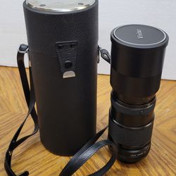 Vintage Vivitar 85-205mm f/3.8 auto zoom lens With Protective Hard Case.