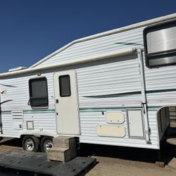 5th Wheel Camper