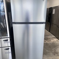 30” Wide Top Freezer New In Box 