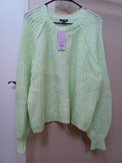 NEW Women's Knit Top/Sweater - Size: Large