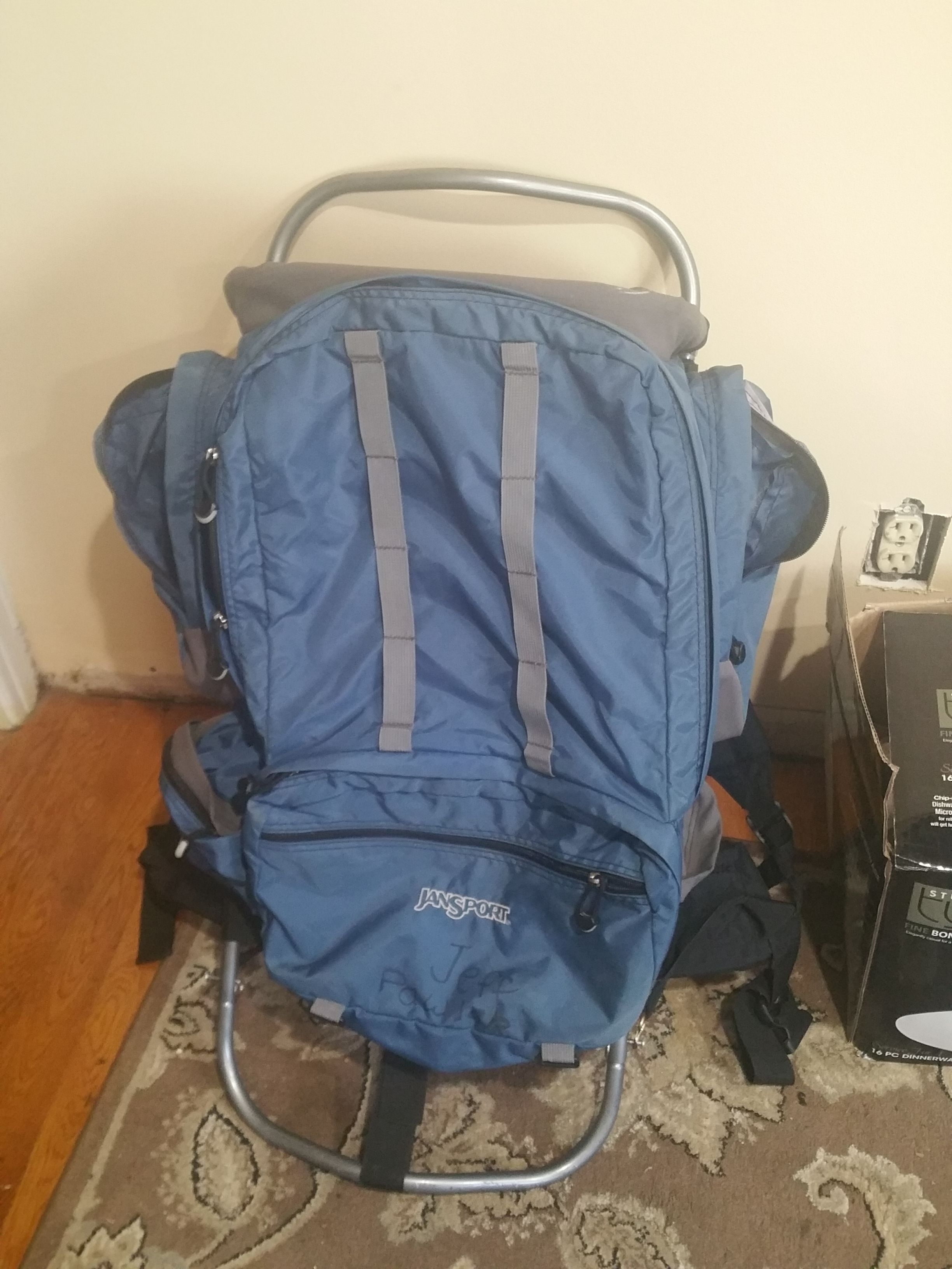 JANSPORT HIKING BACKPACK WITH ALUMINUM FRAME EXCELLENT CONDITION