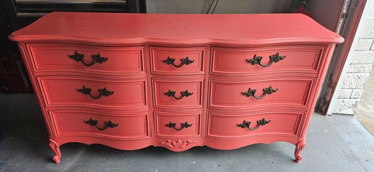 Dixie french Provincial Dresser