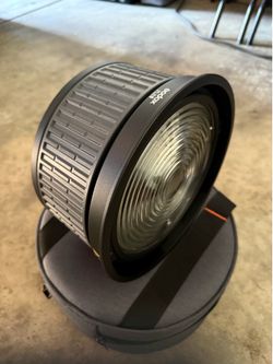 Godox FLS8 Fresnel