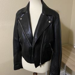 Womans Leather Faux Pleather Jacket  Size m 8 