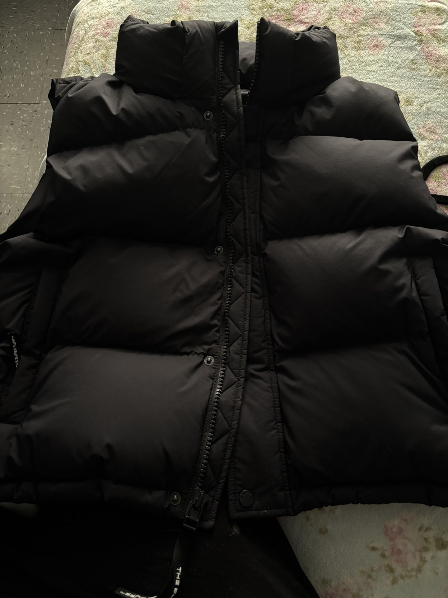 Aritzia Puffer Vest