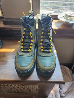 Dr. MARTENS