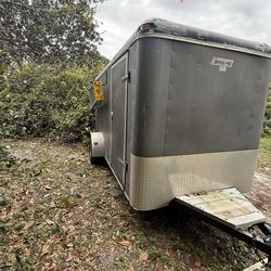 Enclosed trailer