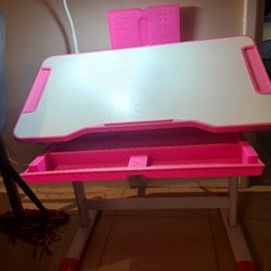 Adjustable Toddler Desk with Lamp