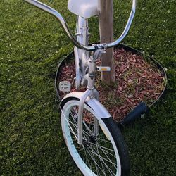 Huffy Cruiser Bike 24” Ready to Go , New Tubes, kept up to maintenance , problem free, headache free.  Chowchilla or Merced , can deliver at full pric