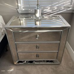 2 Omni Mirrored 3 Drawer Chest 