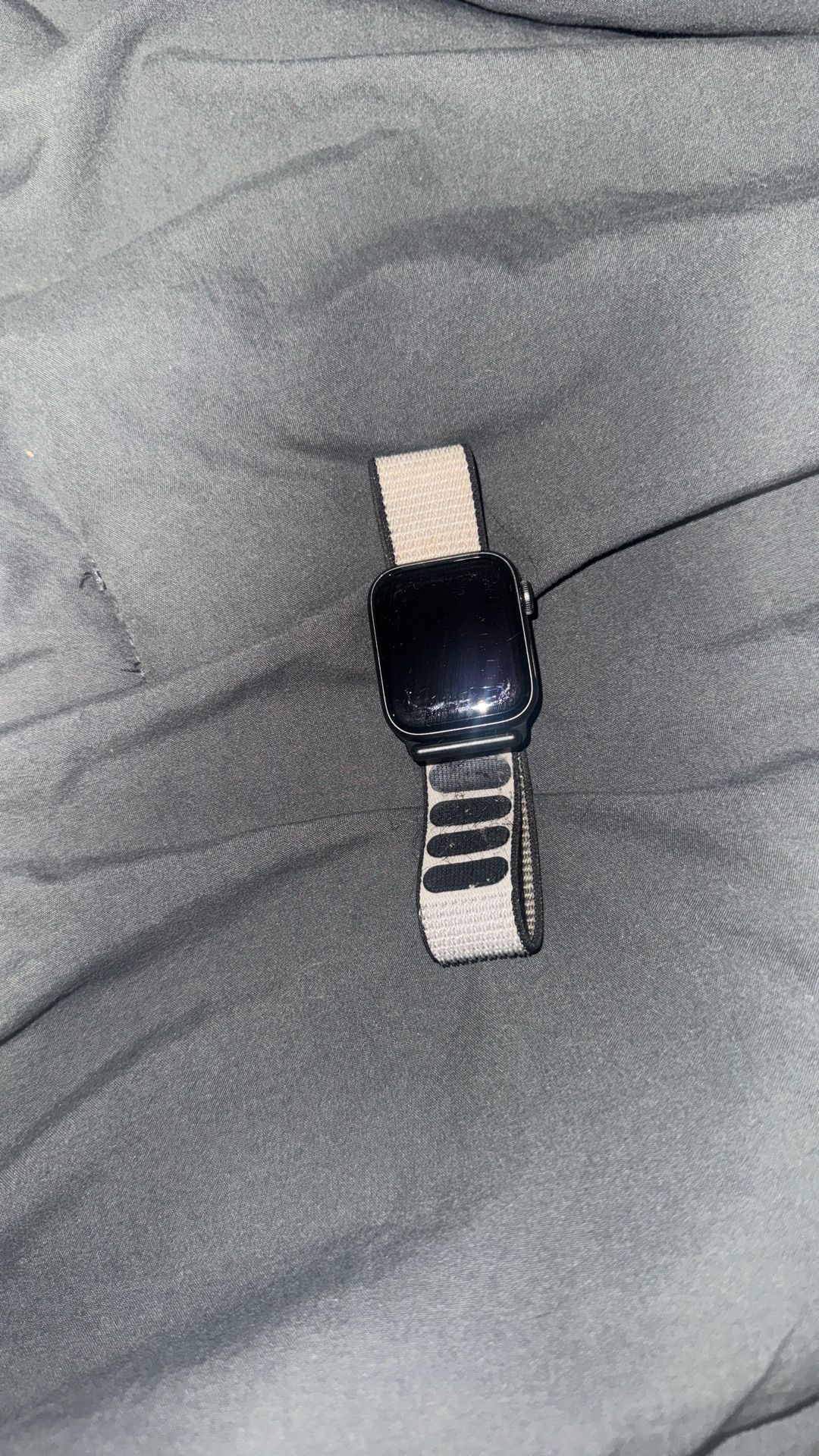 Apple Watch Series 5 Aluminum Case 40 mm