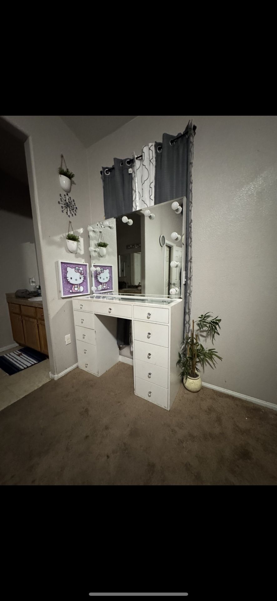 Make up vanity